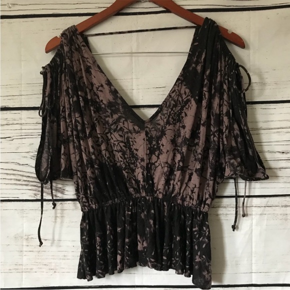 Free People NWT Abracadabra Cold Shoulder Pullover Vneck Peplum Blouse medium - Picture 4 of 12